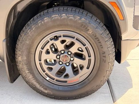 Used 2025 Nissan Frontier Pro-X w/ Pro Premium Package RWD image 5