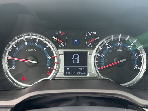 Used 2014 Toyota 4Runner Limited image 27