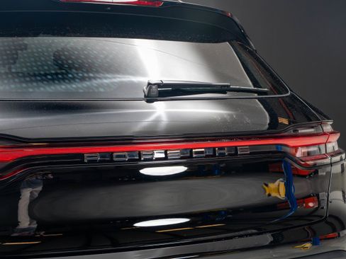 Certified 2026 Porsche Macan AWD/4WD image 14