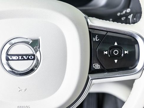 Certified 2023 Volvo XC90 T8 Ultimate AWD/4WD image 13