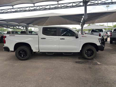 Used 2021 Chevrolet Silverado 1500 LT Trail Boss w/ Convenience Package II AWD/4WD image 4