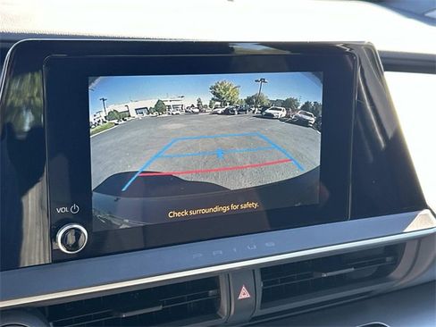 Used 2024 Toyota Prius LE image 23