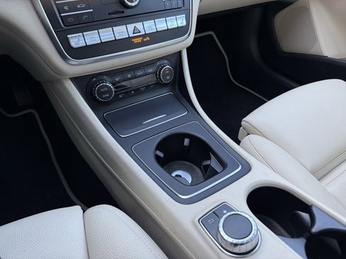 Used 2019 Mercedes-Benz GLA 250 4MATIC image 23