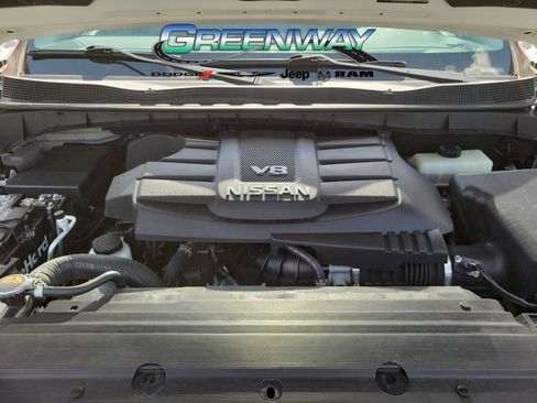 Used 2019 Nissan Titan SL w/ Chrome Package RWD image 6