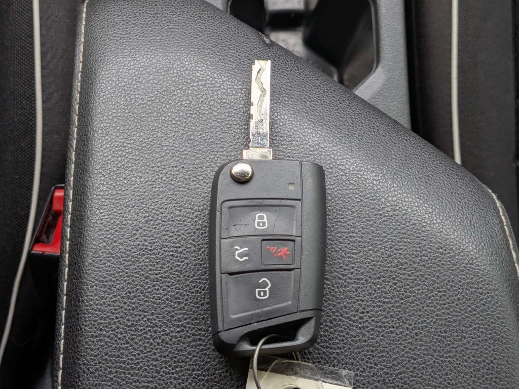 Used 2024 Volkswagen Jetta Sport FWD image 28