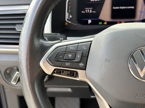 Used 2020 Volkswagen Atlas Cross Sport SEL image 22