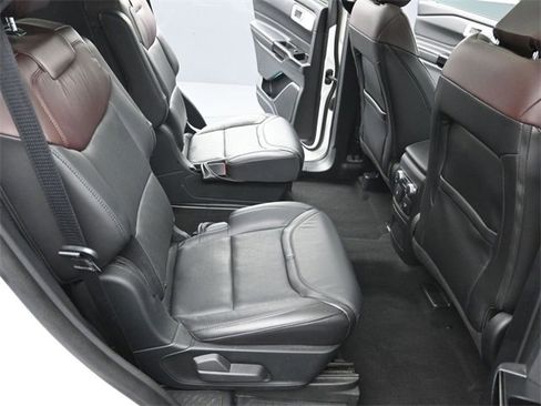 Certified 2022 Ford Explorer Platinum w/ Equipment Group 601A image 25