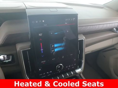 Used 2026 GMC Yukon Denali w/ Advanced Technology Package AWD/4WD image 4