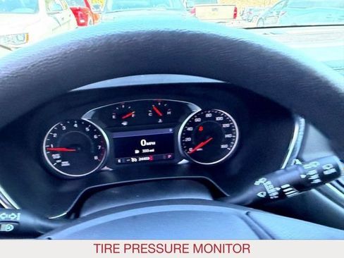 Used 2025 Chevrolet Blazer LT AWD/4WD image 17