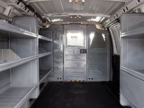 Used 2022 Chevrolet Express 2500 w/ Driver Convenience Package image 6