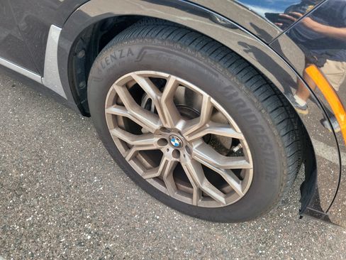 Used 2022 BMW X7 xDrive40i w/ Executive Package AWD/4WD image 4