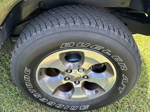 Used 2017 Jeep Wrangler Unlimited Sahara w/ Dual Top Group image 18