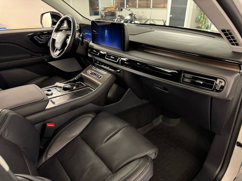 Used 2025 Lincoln Aviator Reserve w/ Equipment Group 201A image 43