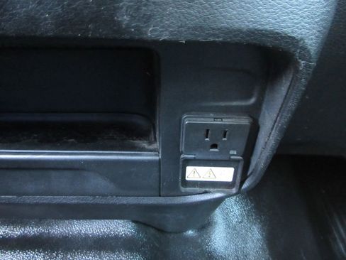 Used 2019 RAM 3500 Tradesman w/ Chrome Appearance Group image 27