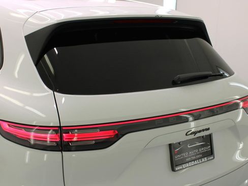 Used 2021 Porsche Cayenne image 20