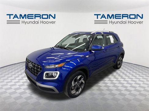 Used 2025 Hyundai Venue Limited image 1