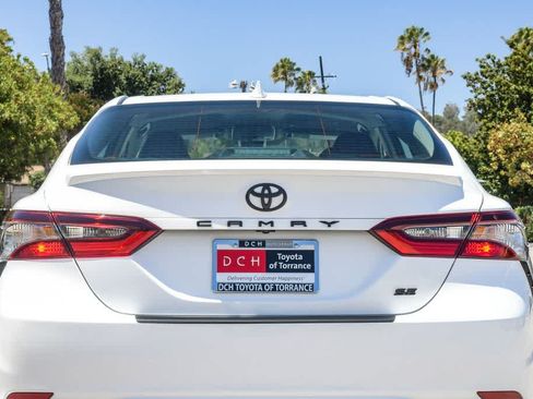 Used 2024 Toyota Camry SE FWD image 6