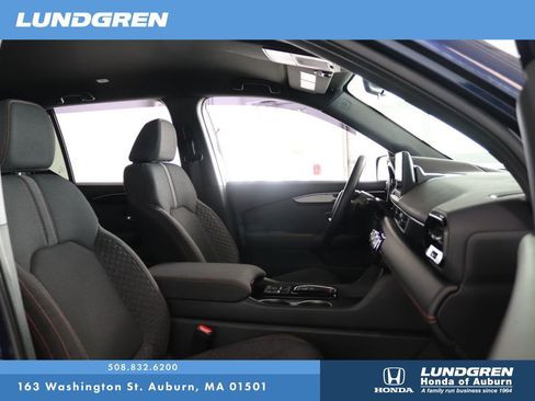 Used 2023 Honda Pilot Sport image 17