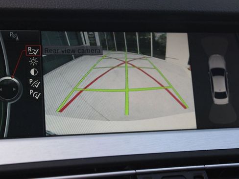 Used 2012 BMW 550i xDrive Sedan image 26