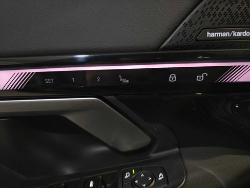 Used 2025 BMW i5 xDrive40 w/ Premium Package image 25