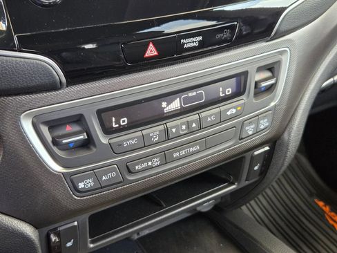Used 2025 Honda Passport TrailSport image 17