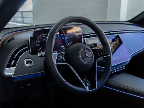 Used 2026 Mercedes-Benz E 350 4MATIC Sedan image 15