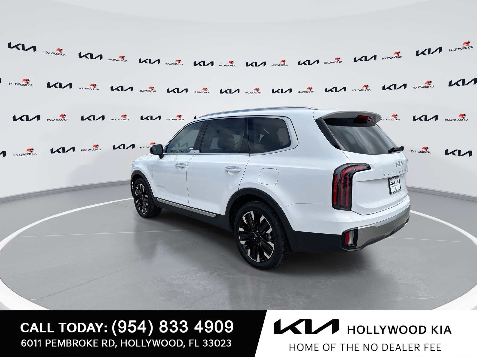 Used 2025 Kia Telluride SX w/ SX Captain's Chair Package AWD/4WD image 6