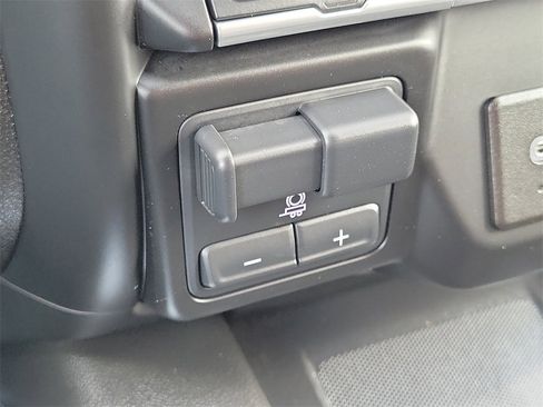 Used 2022 GMC Sierra 3500 AT4 w/ AT4 Preferred Package image 13