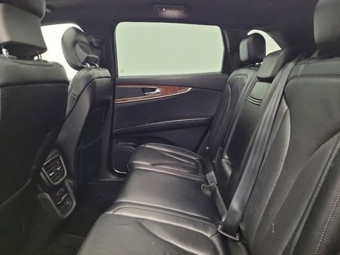 Used 2018 Lincoln MKX Reserve w/ Driver Assistance Package FWD image 18