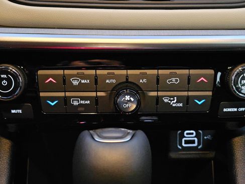 New 2026 Jeep Compass Limited image 13