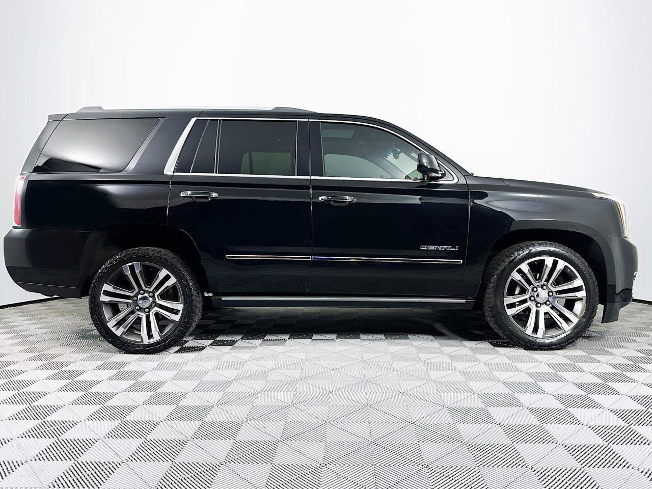 Used 2019 GMC Yukon Denali AWD/4WD image 29