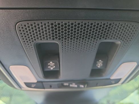 Used 2025 Honda Pilot Black Edition image 28