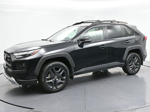 Used 2022 Toyota RAV4 Adventure w/ Convenience Package AWD/4WD image 4