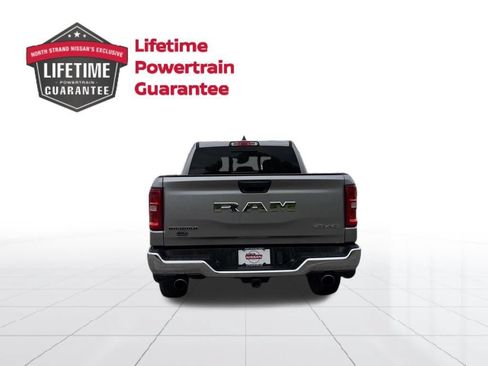 Used 2025 RAM 1500 Big Horn AWD/4WD image 4