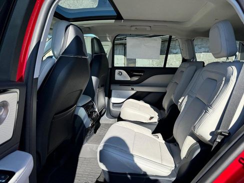 New 2025 Lincoln Aviator Reserve w/ Equipment Group 201A AWD/4WD image 10