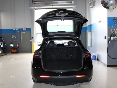 Used 2024 Tesla Model Y Long Range AWD/4WD image 22