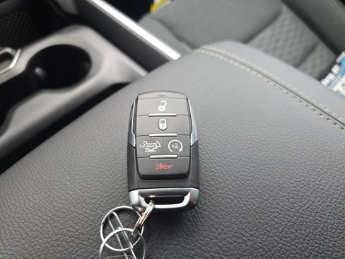 New 2026 RAM 1500 4x4 Crew Cab image 30