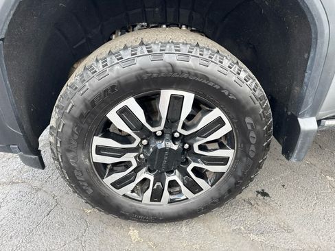 Certified 2025 GMC Sierra 3500 Denali Ultimate AWD/4WD image 9
