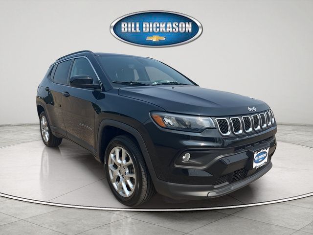 Used 2023 Jeep Compass Latitude AWD/4WD image 1