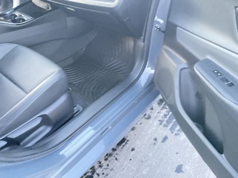 Used 2023 Toyota Prius XLE image 21