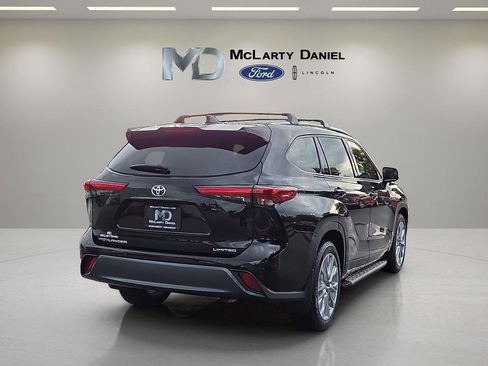 Used 2021 Toyota Highlander Limited FWD image 5