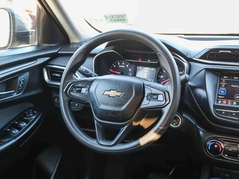 Used 2021 Chevrolet TrailBlazer LT FWD image 17