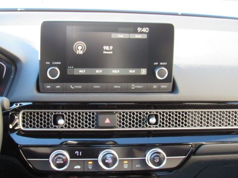 Used 2024 Honda Civic Sport image 9