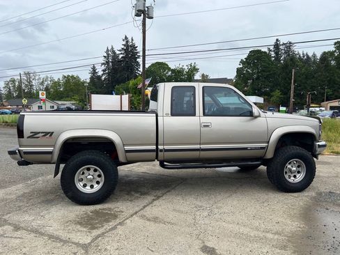 Used 1998 Chevrolet Silverado 1500 4x4 Extended Cab w/ Preferred Equipment Group 2 image 13
