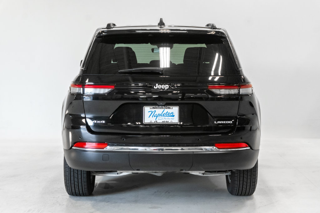 Used 2025 Jeep Grand Cherokee Laredo X w/ Luxury Tech Group I AWD/4WD image 27