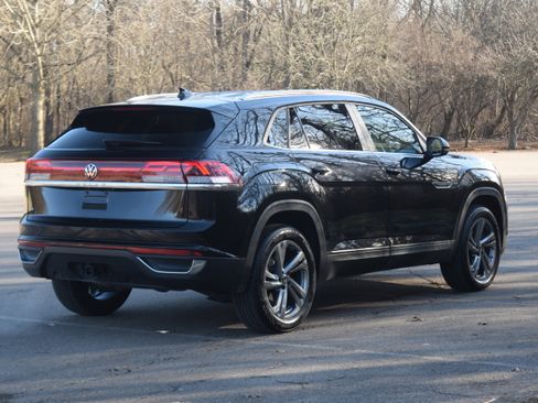 Used 2024 Volkswagen Atlas Cross Sport SE image 24