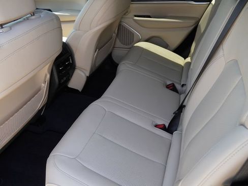 Used 2023 Jeep Grand Cherokee Limited w/ Luxury Tech Group II RWD image 14