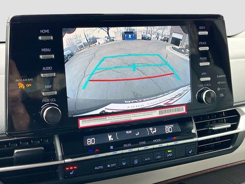 Used 2024 Toyota Sienna XLE w/ XLE Plus Package image 14