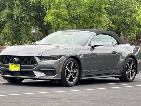 Used 2025 Ford Mustang Convertible RWD image 16
