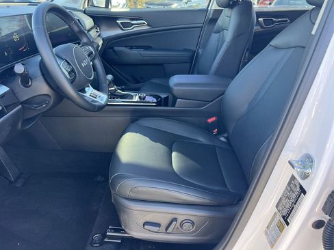 Used 2023 Kia Sportage EX image 18
